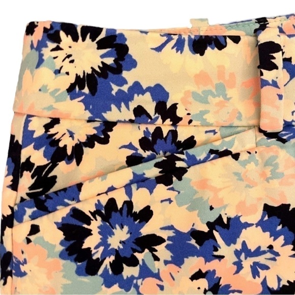 Talbots Perfect Floral Bermuda Shorts - Picture 3 of 7